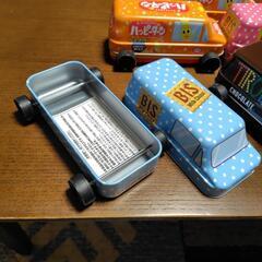 車お菓子缶（チロルチョコのみ中身あり）の画像