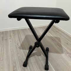 ピアノ椅子の画像