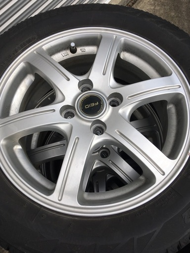 スタッドレスタイヤ175／65／15アルミ付き