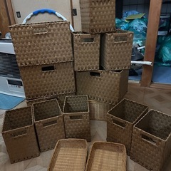 今日引取りで500円。かご類15個