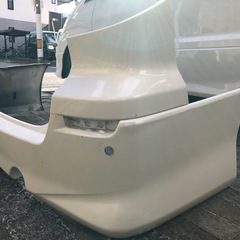 アルファード10系後期リアバンパーの画像