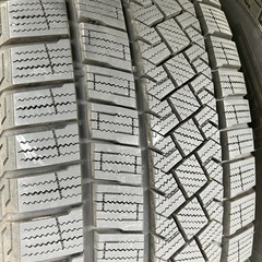 1シーズン使用 ハリアー スタッドレス ホイール タイヤ セットの画像