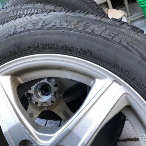 プリウスα アクセラ ノア セレナ　205/55R16     
