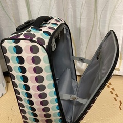 キャリーケース OUTDOOR / かわいいデザイン・水玉・柄 (一部故障あり)の画像