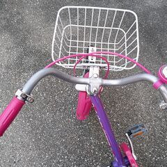 美品/AVIGO16インチ自転車/補助輪付属の画像