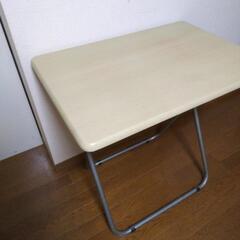 テーブル