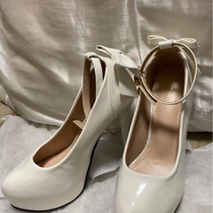 ホワイト リボン付き ハイヒール　ウェディングドレス