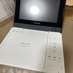 TOSHIBA  REGZA ポータブルプレーヤー　DVDの画像