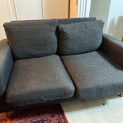 無料！ ２人かけソファーお譲りします。
