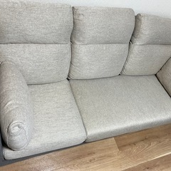 【購入者決定済み】3人掛けソファの画像