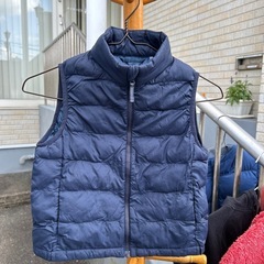 UNIQLO ネイビー ジップアップベスト 120の画像