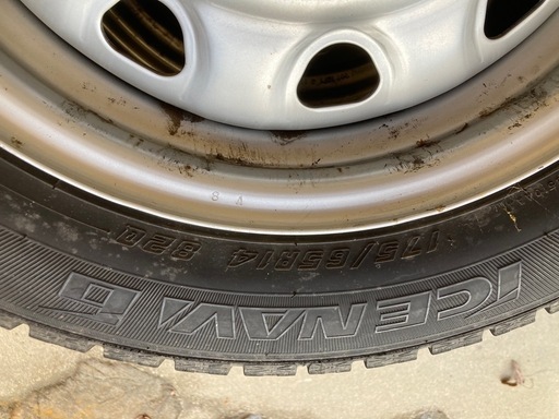 日産　ノート　スタッドレスタイヤ　175/65R14