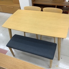 【トレファクマーケット千葉おゆみ野店】ご来店いただける方限定！ぽん家具 ベンチダイニング4点セット ナチュラル×ブルー のご紹介です！の画像
