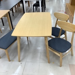 【トレファクマーケット千葉おゆみ野店】ご来店いただける方限定！ぽん家具 ベンチダイニング4点セット ナチュラル×ブルー のご紹介です！の画像