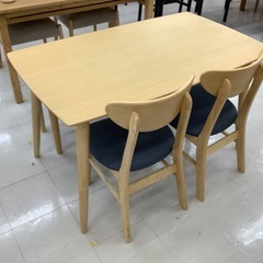 【トレファクマーケット千葉おゆみ野店】ご来店いただける方限定！ぽん家具 ベンチダイニング4点セット ナチュラル×ブルー のご紹介です！の画像