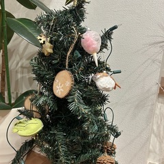 クリスマスツリー90センチ 箱入り・ライト付き・飾り付き 箱あり（潰れあり）の画像