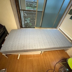 IKEA シングルベッド　フレーム+マットレスの画像