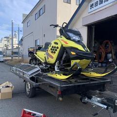 スノーモービル トレーラーセット。
