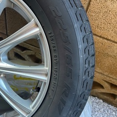スタッドレスタイヤ 225/65 R17 ホイール付き　4本
の画像
