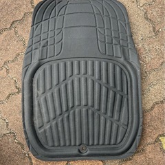 フロアマット　2枚　車の画像