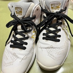 値下げしました　アシックスasics　バスケットシューズ　23.0cm