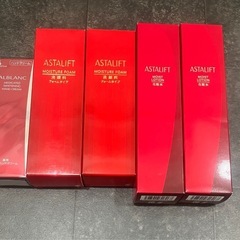 アスタリフト　化粧水２本　洗顔２本　ハンドクリーム１本