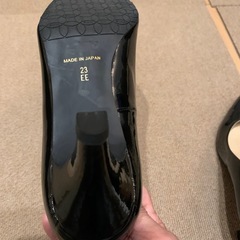   値下げ！Pitti  のエナメル(本革)パンプスの画像