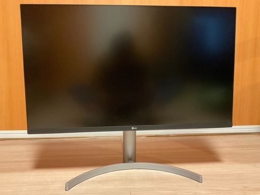 LG フレームレス モニター 31.5インチ　UN550-WAJP 31.5インチ/4K/HDR/VA非光沢/HDMI×2