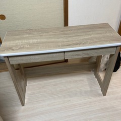 ナチュラル色デスク