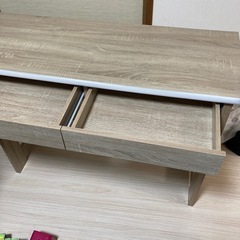 ナチュラル色デスクの画像