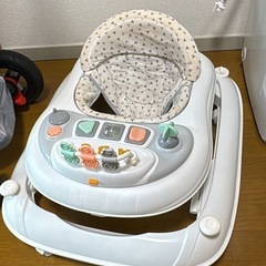 ベビーウォーカー/ baby walker