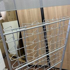 A4　パンフレットスタンド　カタログスタンド　３列８段　24P　H145㎝　W71㎝の画像