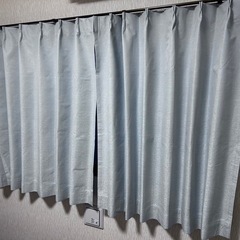 ニトリのライトブループリーツカーテン