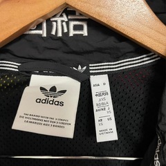 adidasの画像