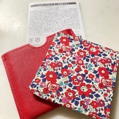 新品未使用✨リバティプリントケース付きミラー✨手鏡✨コンパクトサイズ✨の画像