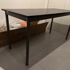作業デスク　横140cm縦60cm