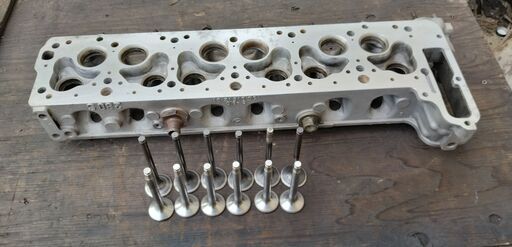 オールドM　べンツ108-280Sツインキャブエンジン用へツト