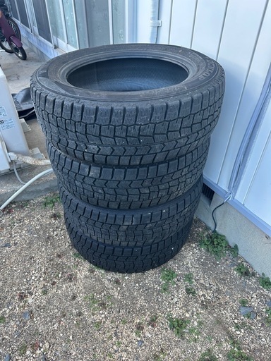 ダンロップスタッドレス215/60R17バリ山4本セットアルファードクラウン等