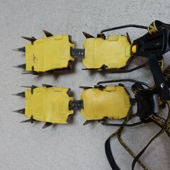 シャルレ・モゼール　ＳＵＰＥＲ１２　ワンタッチ１２本爪アイゼン　ケース付きの画像