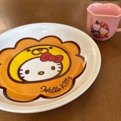 Hello kitty柄カップ&皿