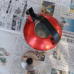 レトロなやかん　赤いケトル　日本製の画像