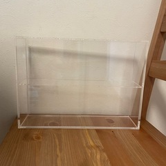 無印良品　アクリルコレクションスタンド　引き扉付き大の画像