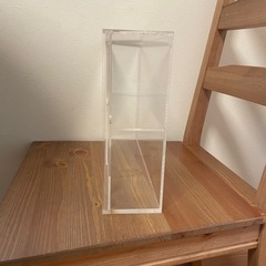 無印良品　アクリルコレクションスタンド　引き扉付き大の画像