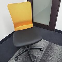 オフィス用　オレンジ　椅子　３脚