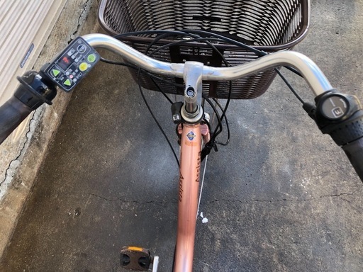 567  ブリヂストン新機種電動アシスト自転車アシスタ26インチシルバーアルミボディー