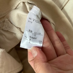 ベージュブルゾンの画像