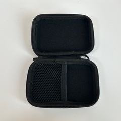 カラビナ付きケース(新品未使用)の画像