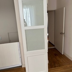 キャビネット　収納棚