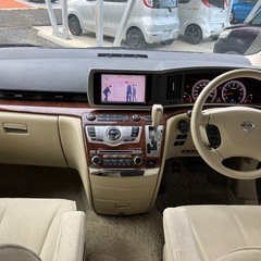 【車検2年付も可】日産エルグランド　4WD  250V 108,000km リフトアップ風カスタムの画像