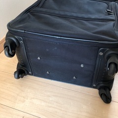 スーツケース　家族旅行サイズの画像